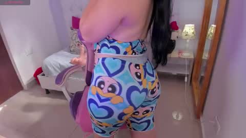 Snapshot of cloe_weiss chatting on 11-16-25, 01:49 Cloe Weiss online show from 11-16-25, 01:49