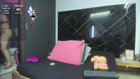 CLOE online show from 10-07-25, 10:56