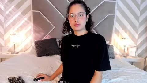 Cloe  online show from 10-23-25, 08:07