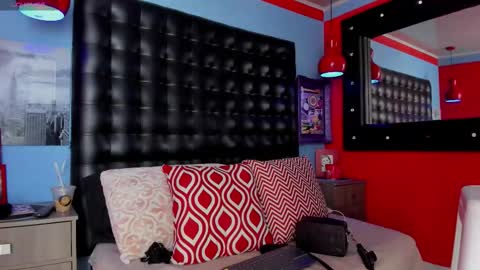 Snapshot of cloerodriguez chatting on 11-05-25, 07:36 ---Cloe--- online show from 11-05-25, 07:36