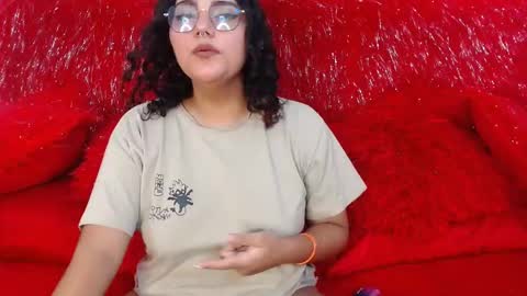 Snapshot of clohe_watsonn chatting on 10-16-25, 12:17 Clohe online show from 10-16-25, 12:17