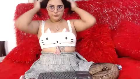 Snapshot of clohe_watsonn chatting on 10-17-25, 12:19 Clohe online show from 10-17-25, 12:19