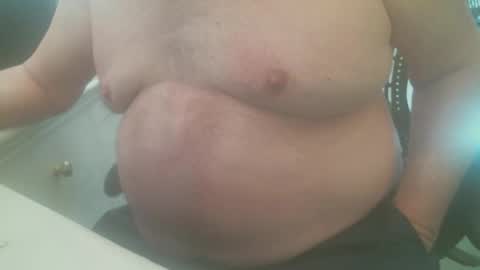 Snapshot of clouds8888 chatting on 10-22-25, 06:40 clouds8888 online show from 10-22-25, 06:40