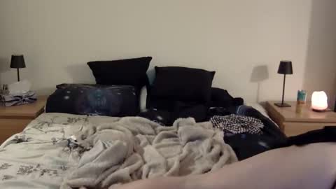 Snapshot of cloudy2025 chatting on 11-19-25, 03:06 cloudy2025 online show from 11-19-25, 03:06