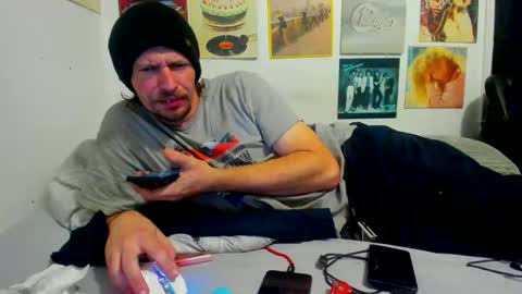 cloudyystarr666 online show from 12-01-25, 06:29