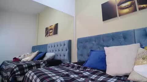 Snapshot of clown_face chatting on 12-11-24, 05:53 emely dolce online show from 12-11-24, 05:53