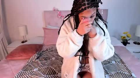 Snapshot of clown_face chatting on 01-25-25, 09:26 emely dolce online show from 01-25-25, 09:26