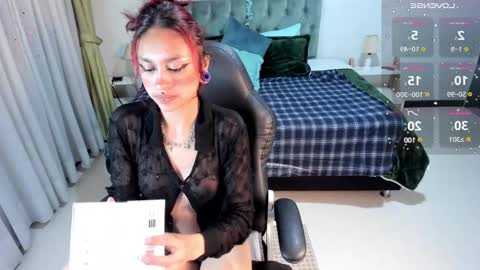 Snapshot of clown_face chatting on 02-28-25, 03:15 emely dolce online show from 02-28-25, 03:15