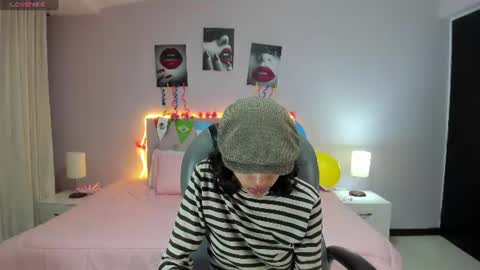 Snapshot of clown_face chatting on 06-21-26, 03:31 emely dolce online show from 06-21-26, 03:31