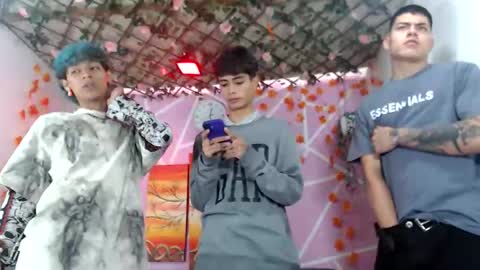 Snapshot of club_latinboys chatting on 10-28-25, 03:36 club_latinboys online show from 10-28-25, 03:36