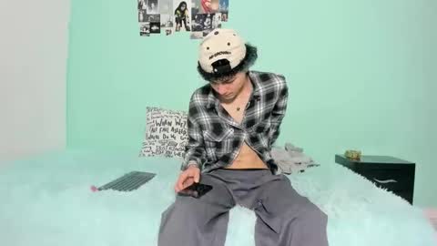 Snapshot of club_latinboys chatting on 11-07-25, 09:15 club_latinboys online show from 11-07-25, 09:15