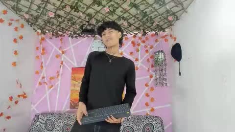 Snapshot of club_latinboys chatting on 12-05-25, 06:04 club_latinboys online show from 12-05-25, 06:04