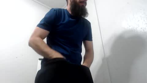 Snapshot of clubb86 chatting on 05-15-26, 06:37 Maxxdieselx69 online show from 05-15-26, 06:37