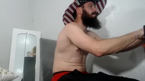 Snapshot of clubb86 chatting on 05-25-26, 06:47 Maxxdieselx69 online show from 05-25-26, 06:47