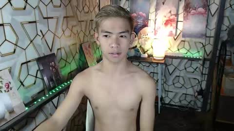 Snapshot of clyde_twinkx chatting on 11-06-25, 11:33 clyde_twinkx online show from 11-06-25, 11:33