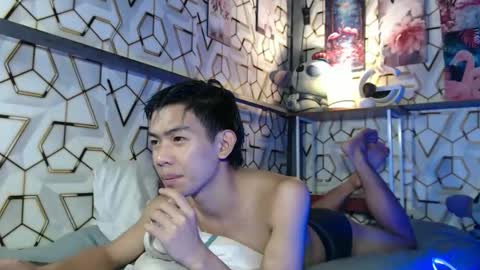 Snapshot of clyde_twinkx chatting on 12-14-25, 02:28 clyde_twinkx online show from 12-14-25, 02:28