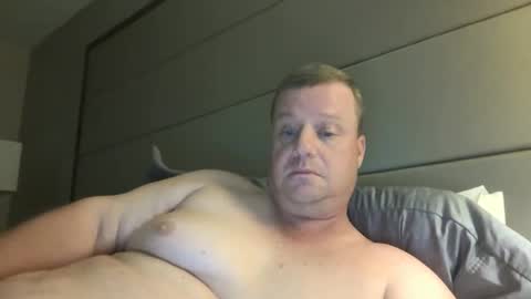 cmachen online show from 10-16-25, 01:39