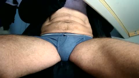 Snapshot of cockneegeezer chatting on 06-17-26, 04:37 Ask me online show from 06-17-26, 04:37