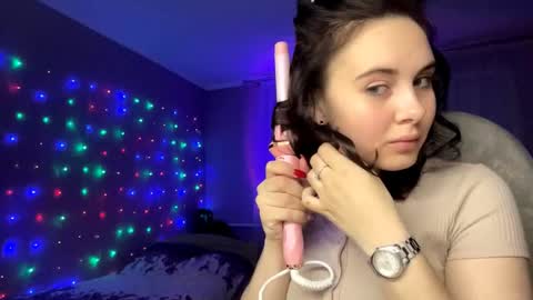 Nikki online show from 10-12-25, 03:44