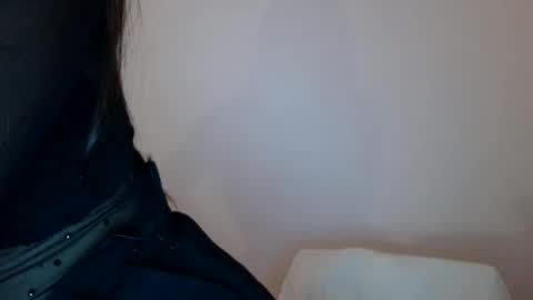 Snapshot of cocoberry1 chatting on 11-27-25, 08:33 cocoberry1 online show from 11-27-25, 08:33