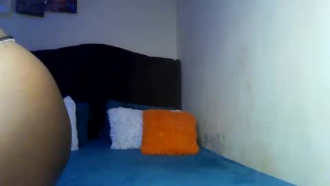 Snapshot of cocolatti1 chatting on 10-15-25, 10:32 coco online show from 10-15-25, 10:32