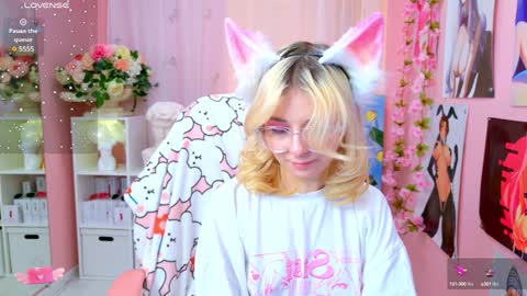 Mia online show from 01-17-25, 09:06