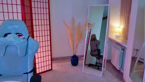 Mia online show from 05-08-26, 09:53