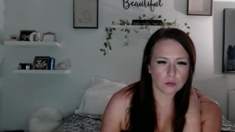 Snapshot of cocosworldxo chatting on 12-17-25, 10:10 CocoDeeXo online show from 12-17-25, 10:10