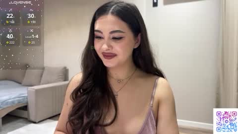 Snapshot of coffee_wihtout_milk chatting on 06-17-26, 11:16 Yumi online show from 06-17-26, 11:16