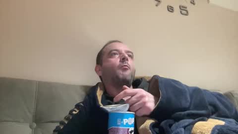 colambus83 online show from 04-18-26, 07:18