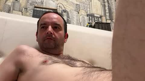 colambus83 online show from 04-28-26, 07:19