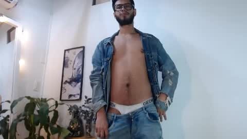 Snapshot of colby_smit chatting on 05-04-26, 06:59 Colby online show from 05-04-26, 06:59