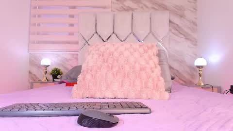 colett online show from 11-25-25, 11:54