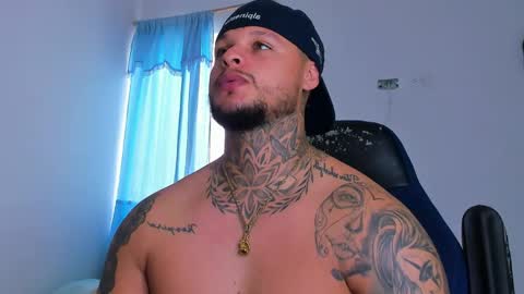 colin_fox1 online show from 04-17-26, 03:37