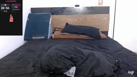 Snapshot of colin_lewisss chatting on 01-11-26, 08:25 colin_lewisss online show from 01-11-26, 08:25