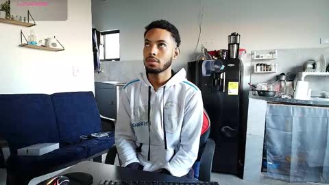 Snapshot of colinlatinbrown chatting on 01-16-26, 12:09 IG online show from 01-16-26, 12:09