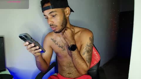 Snapshot of colinlatinbrown chatting on 02-04-26, 11:27 IG online show from 02-04-26, 11:27