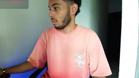 Snapshot of colinlatinbrown chatting on 02-05-26, 06:12 IG online show from 02-05-26, 06:12