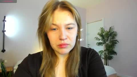 Collen Mon Tue Wed Thu Fri GMT 3 0300am - 0900am  online show from 02-15-26, 04:58