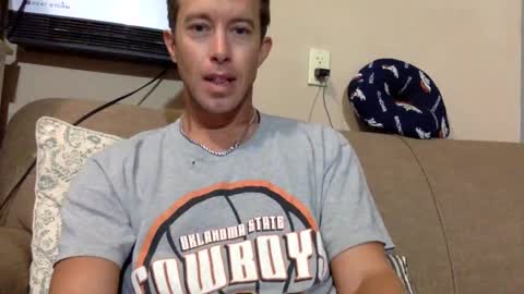 Snapshot of collegedudejames chatting on 09-10-25, 04:07 DILF James online show from 09-10-25, 04:07