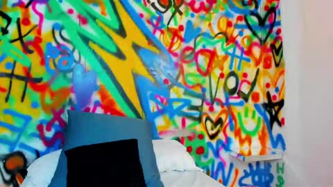 valentina online show from 04-12-26, 12:10