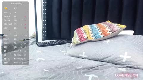 Snapshot of colombia_mommy_ chatting on 12-21-24, 03:53 GRETCHEN online show from 12-21-24, 03:53