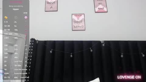 Snapshot of colombia_mommy_ chatting on 12-23-24, 12:30 GRETCHEN online show from 12-23-24, 12:30