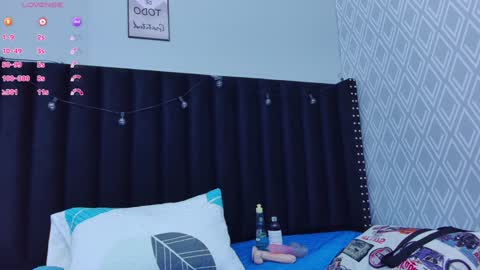 Snapshot of colombia_mommy_ chatting on 01-22-25, 12:38 GRETCHEN online show from 01-22-25, 12:38