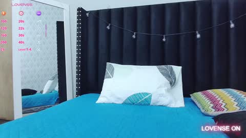 Snapshot of colombia_mommy_ chatting on 02-08-25, 12:17 GRETCHEN online show from 02-08-25, 12:17