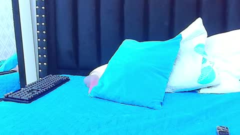 Snapshot of colombia_mommy_ chatting on 02-12-25, 03:27 GRETCHEN online show from 02-12-25, 03:27