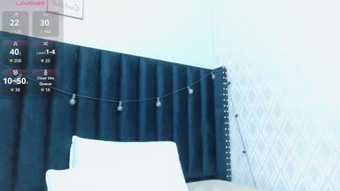 Snapshot of colombia_mommy_ chatting on 10-17-25, 12:30 GRETCHEN online show from 10-17-25, 12:30