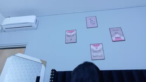 Snapshot of colombia_mommy_ chatting on 12-05-25, 12:14 GRETCHEN online show from 12-05-25, 12:14