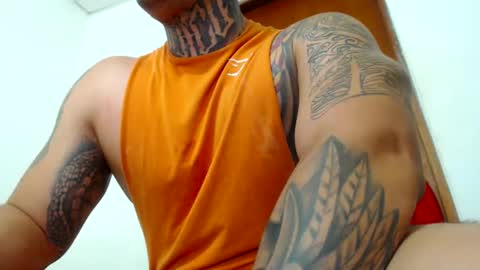 Snapshot of colombian_monster_cock chatting on 12-23-24, 04:55 camilo online show from 12-23-24, 04:55