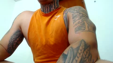 Snapshot of colombian_monster_cock chatting on 12-25-24, 02:25 camilo online show from 12-25-24, 02:25
